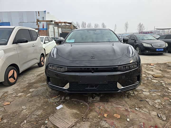 Фото 2 - Zeekr 001