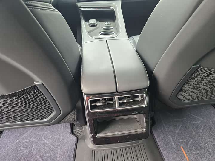 Фото 5 - Zeekr 001