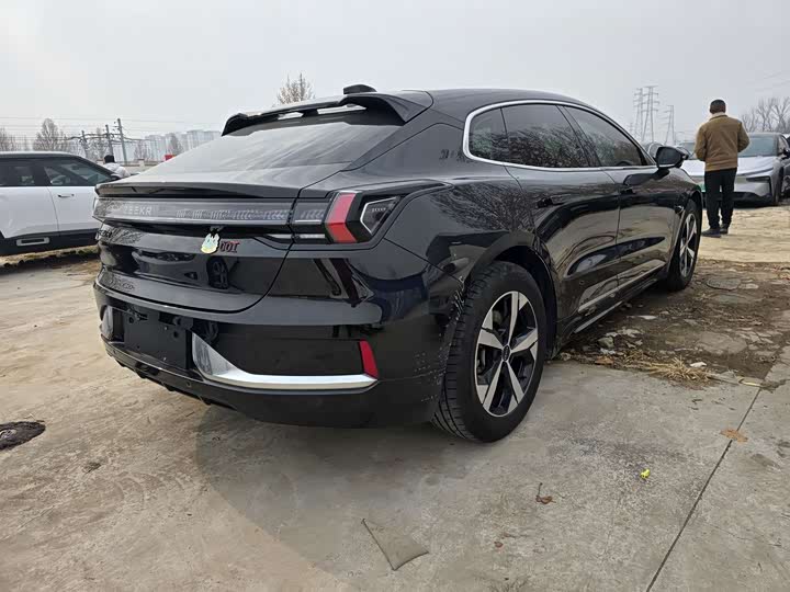 Фото 9 - Zeekr 001