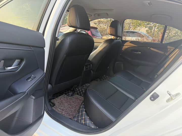 Фото 6 - Nissan Sylphy