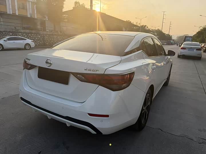 Фото 9 - Nissan Sylphy