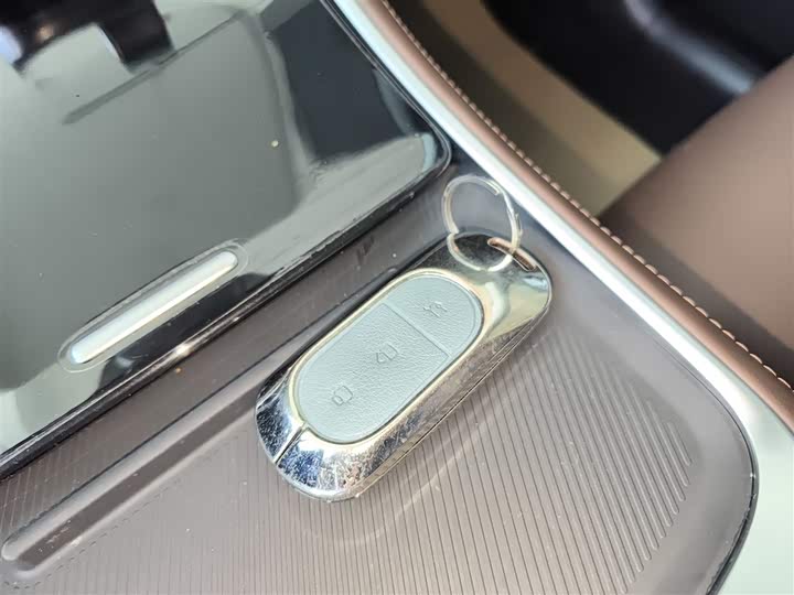 Фото 9 - Leapmotor C11