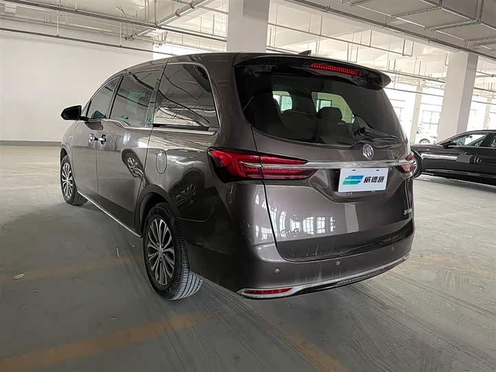 Фото 4 - Buick GL8 ES