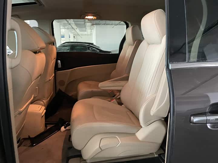 Фото 9 - Buick GL8 ES