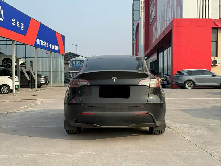 Фото 8 - Tesla Model Y