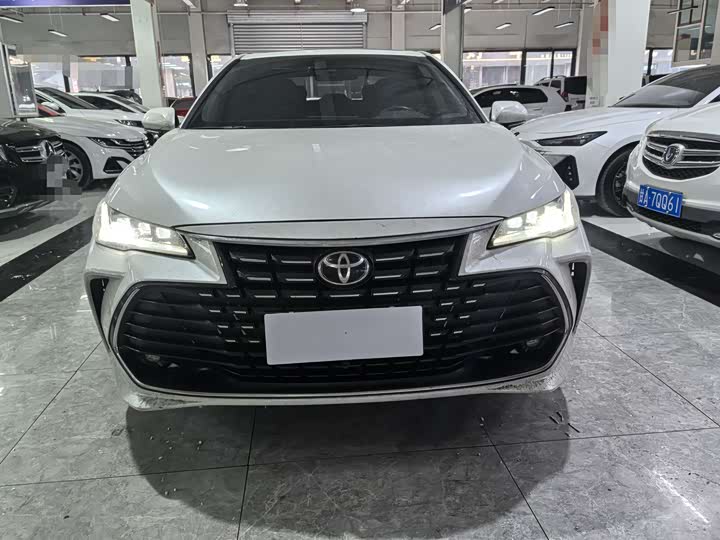 Фото 2 - Toyota Avalon