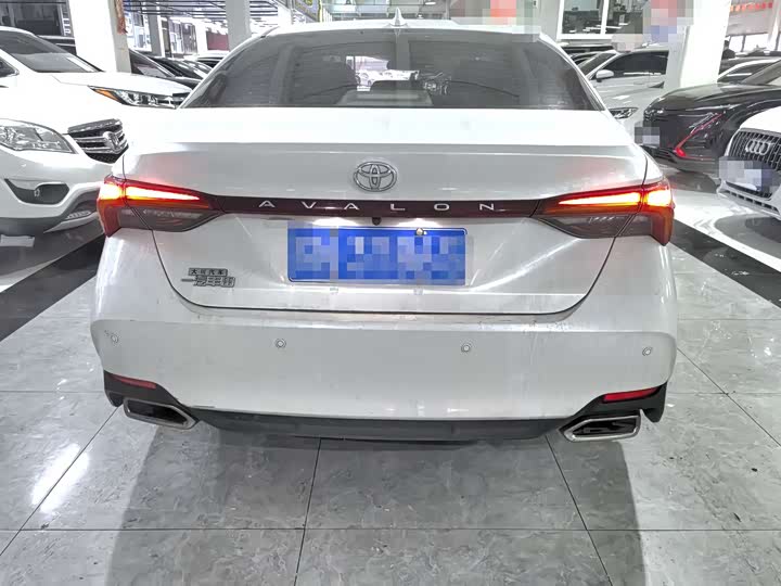 Фото 5 - Toyota Avalon