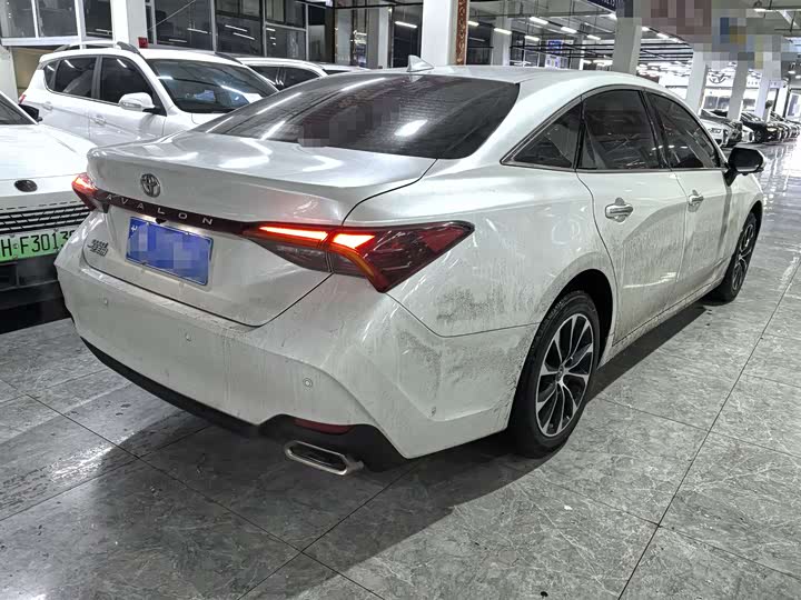 Фото 6 - Toyota Avalon