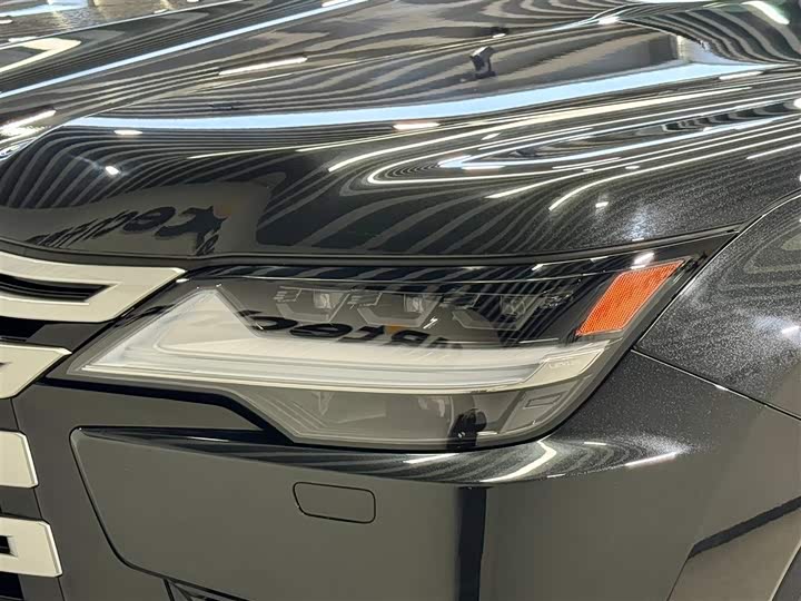 Фото 8 - Lexus LX