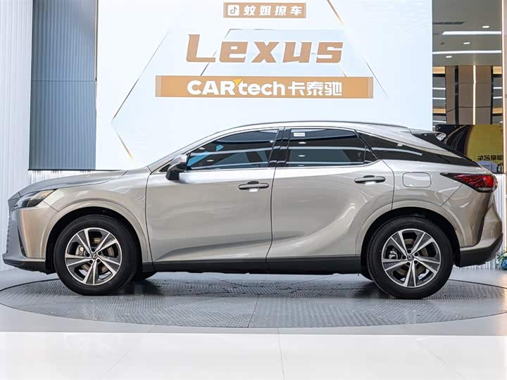 Фото 3 - Lexus RX