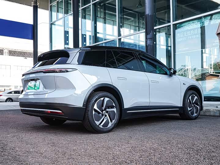 Фото 6 - Nio ES6