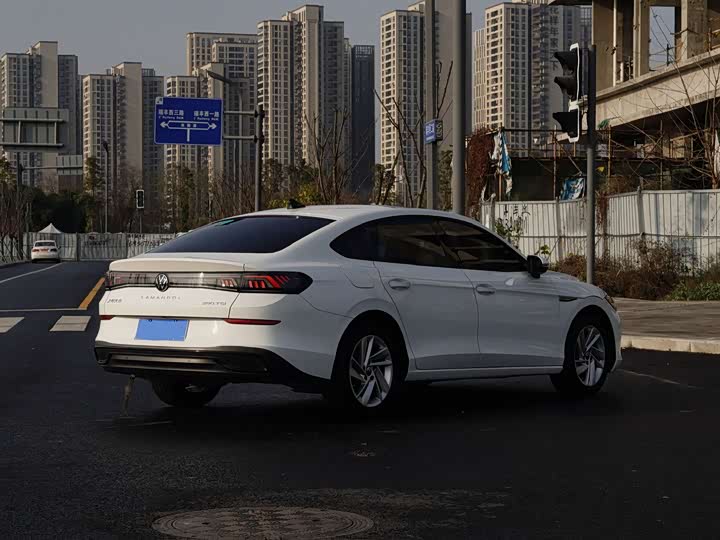 Фото 9 - Volkswagen Lamando L