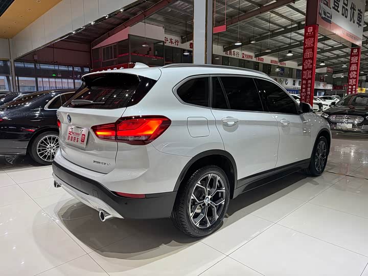 Фото 6 - BMW X1