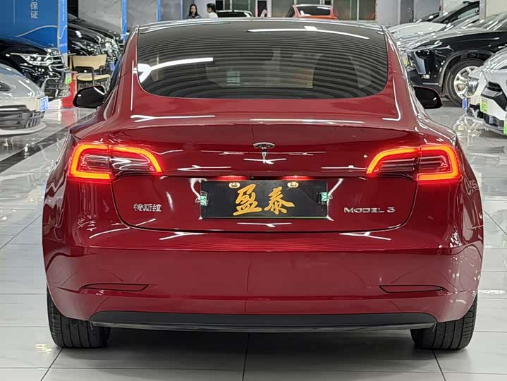 Фото 6 - Tesla Model 3