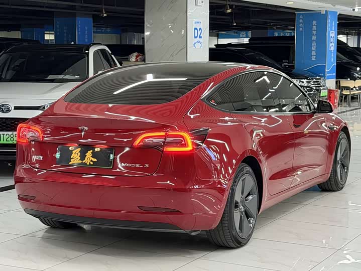 Фото 7 - Tesla Model 3