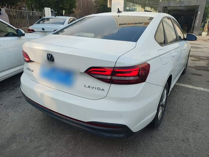 Фото 7 - Volkswagen Lavida