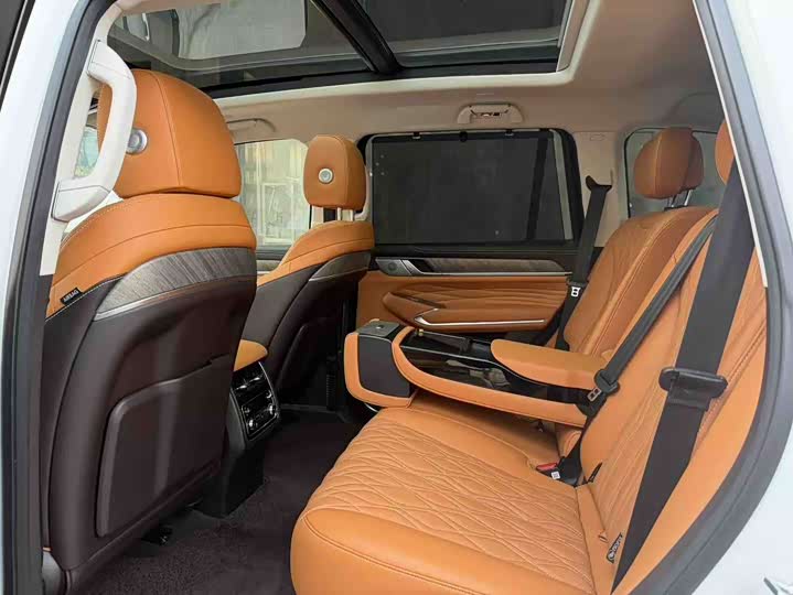 Фото 4 - Tank 500 Hybrid