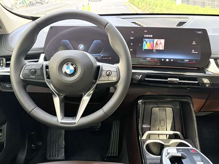 Фото 9 - BMW X1