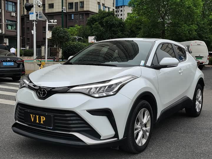 Фото 1 - Toyota Izoa