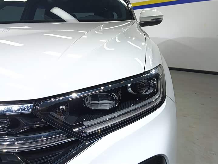 Фото 5 - Volkswagen T-Roc