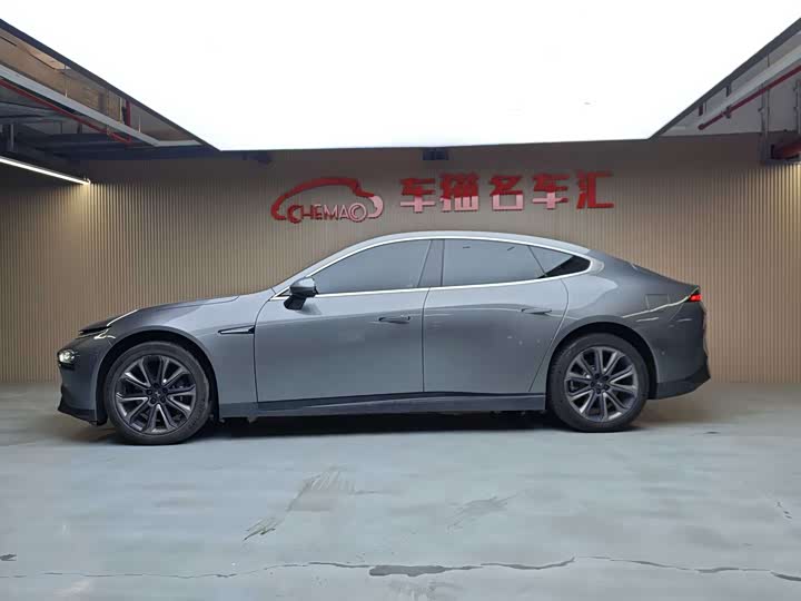 Фото 2 - XPeng P7