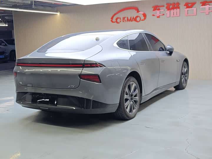 Фото 8 - XPeng P7