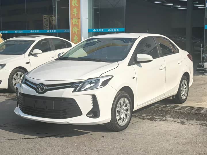 Фото 1 - Toyota Vios