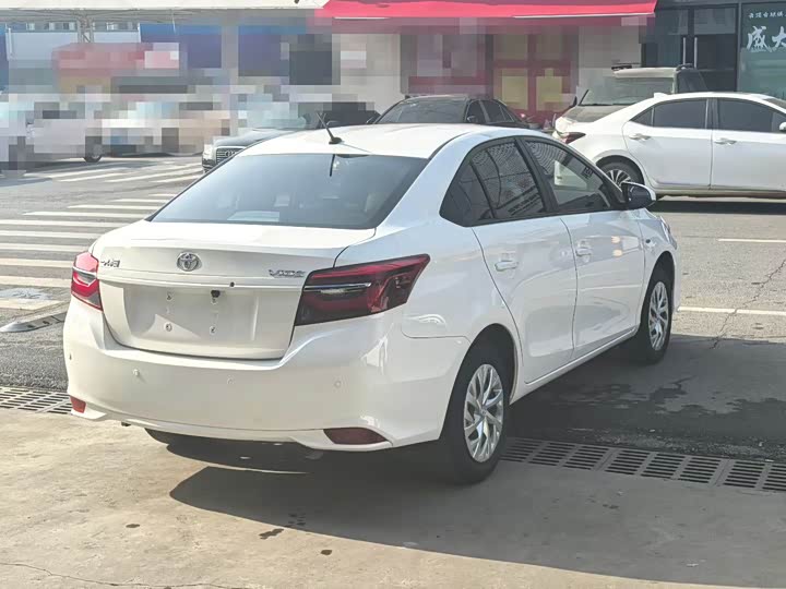 Фото 7 - Toyota Vios