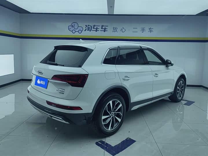 Фото 3 - Audi Q5L