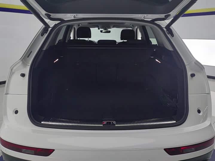 Фото 4 - Audi Q5L