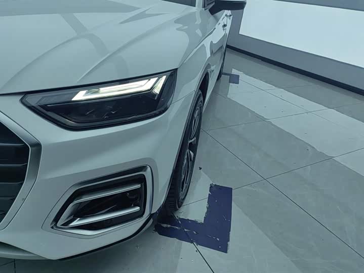 Фото 5 - Audi Q5L