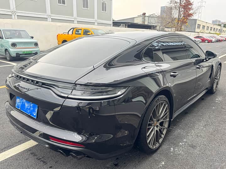 Фото 3 - Porsche Panamera