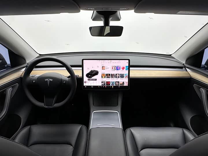 Фото 9 - Tesla Model Y
