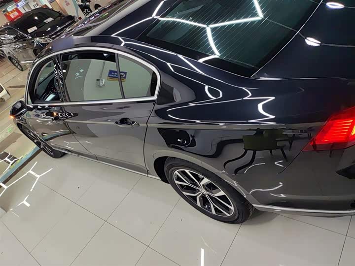 Фото 5 - Volkswagen Magotan