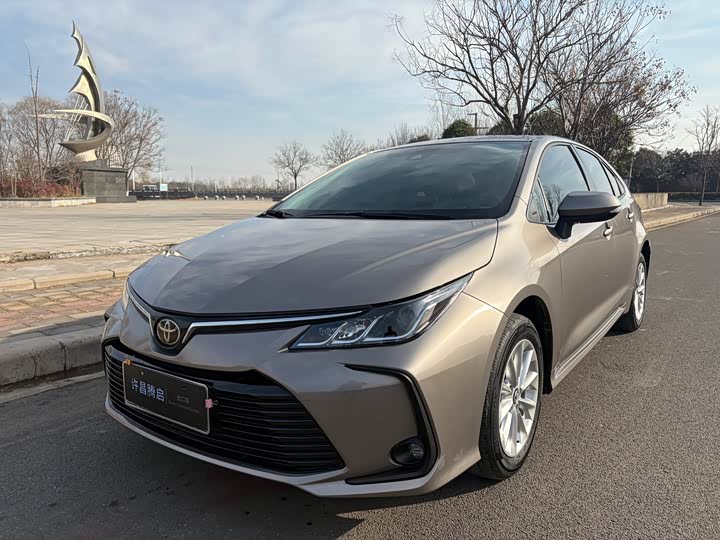 Фото 1 - Toyota Corolla