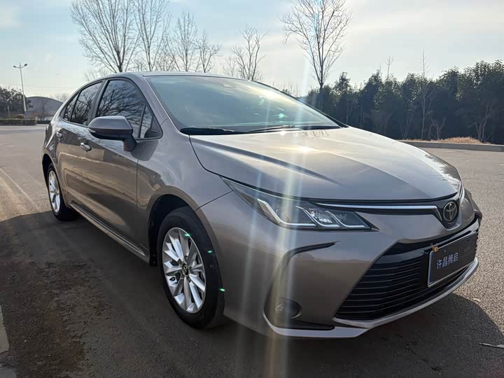 Фото 3 - Toyota Corolla