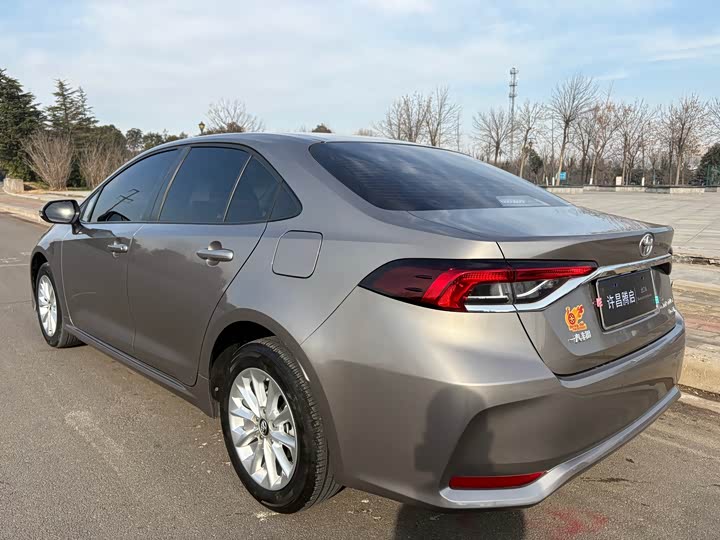 Фото 7 - Toyota Corolla