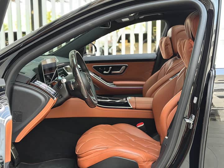 Фото 9 - Mercedes-Benz Maybach S-Class