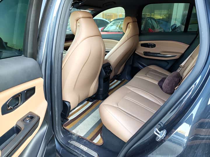 Фото 3 - Nio ES6