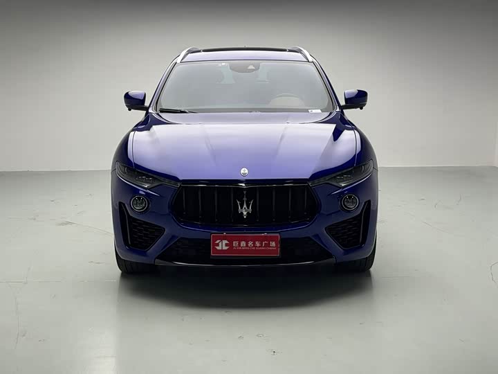 Фото 3 - Maserati Levante
