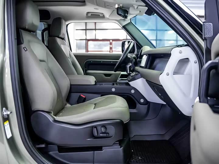 Фото 7 - Land Rover Defender