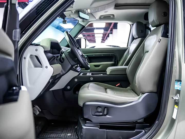 Фото 8 - Land Rover Defender