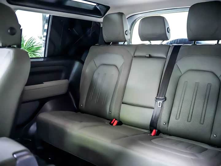 Фото 9 - Land Rover Defender