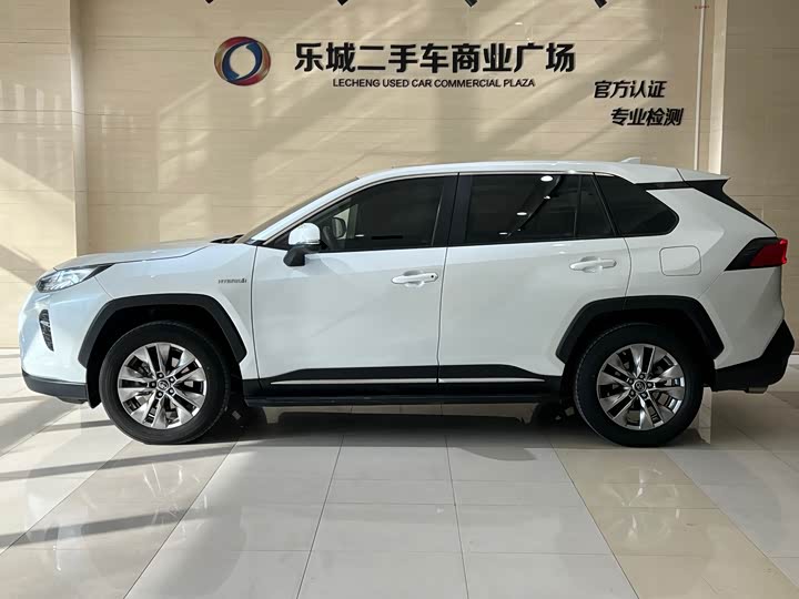 Фото 4 - Toyota Wildlander