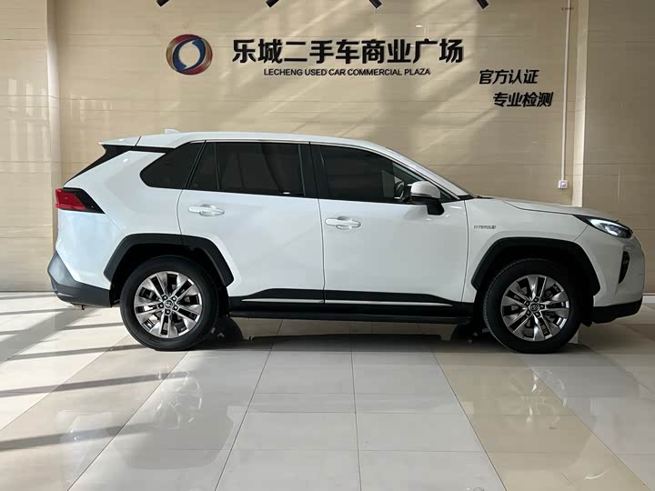 Фото 5 - Toyota Wildlander