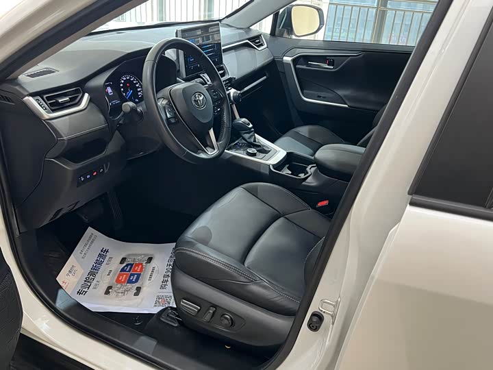 Фото 8 - Toyota Wildlander