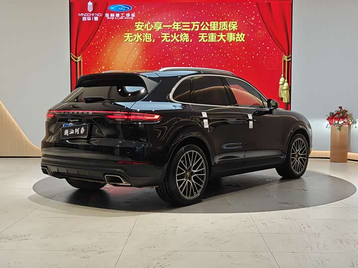 Фото 2 - Porsche Cayenne