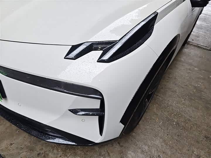 Фото 3 - Zeekr X