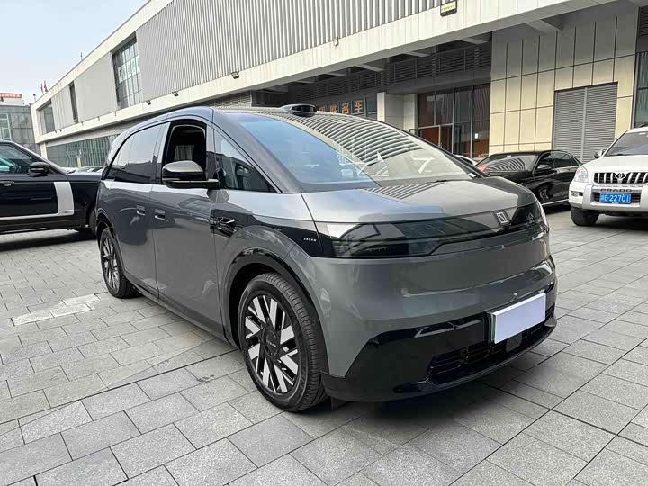 Фото 5 - Zeekr Mix