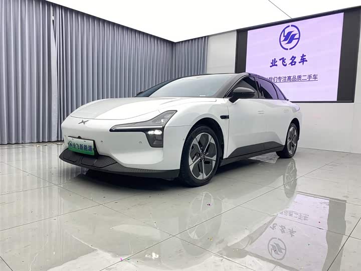 Фото 1 - XPeng Mona M03